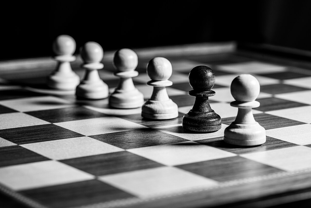 Pièces d’échecs : Pions (un et autres)